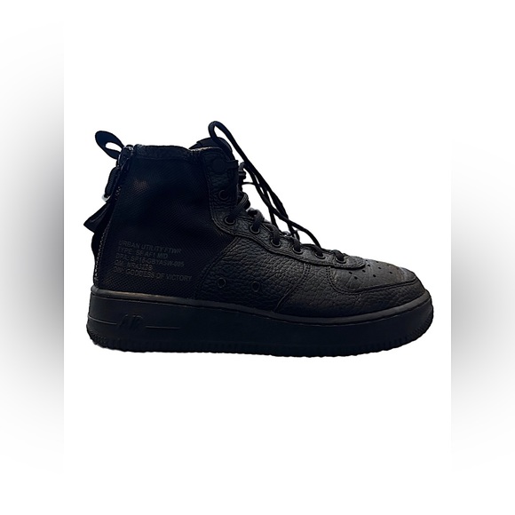 Nike SF-AF1 Mid "Triple Black" I/Preview - Picture 2 of 9